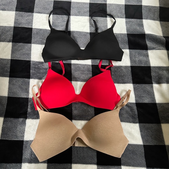 Bras - Picture 1 of 3